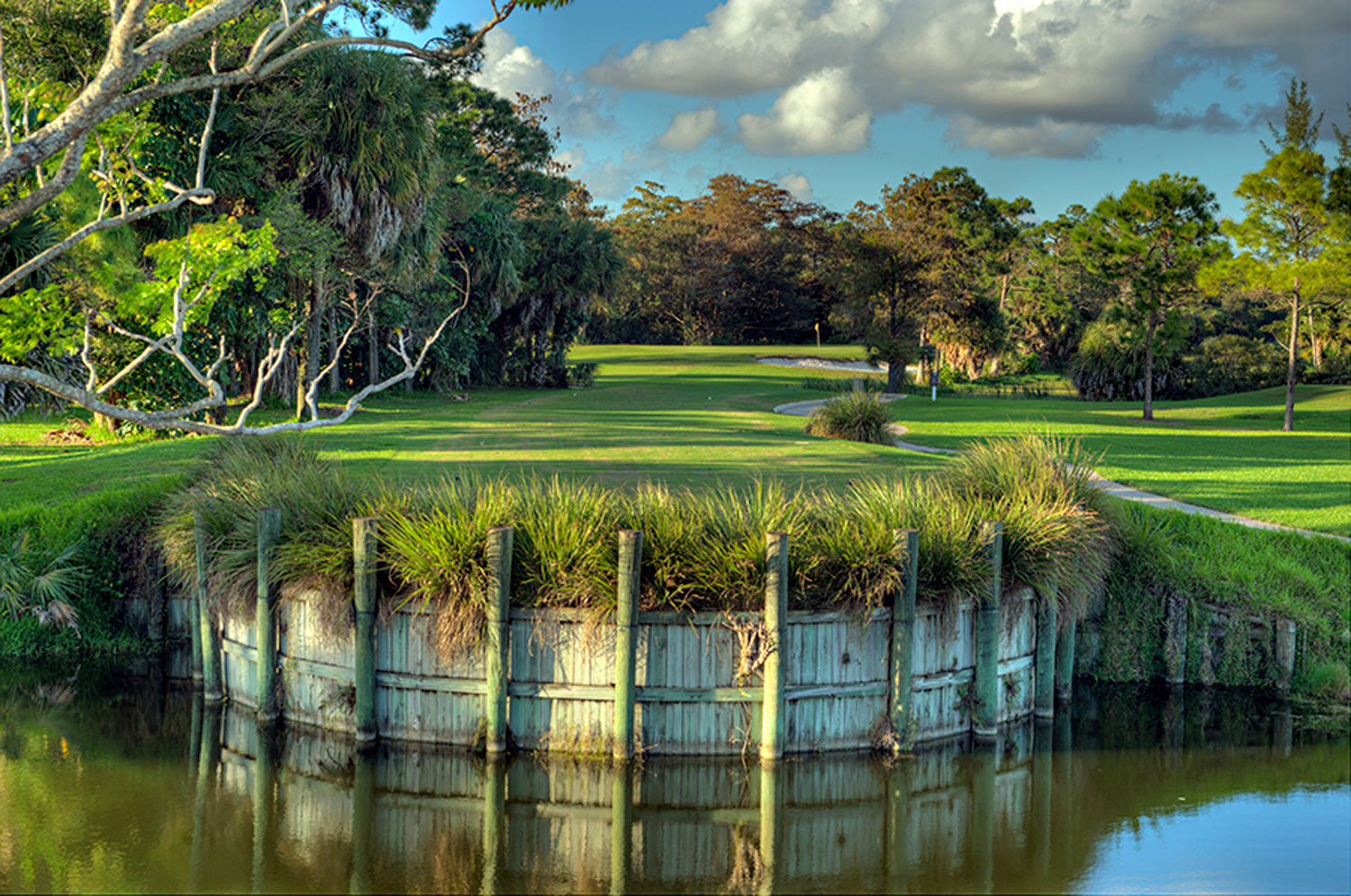 okeeheelee golf course shot with lake